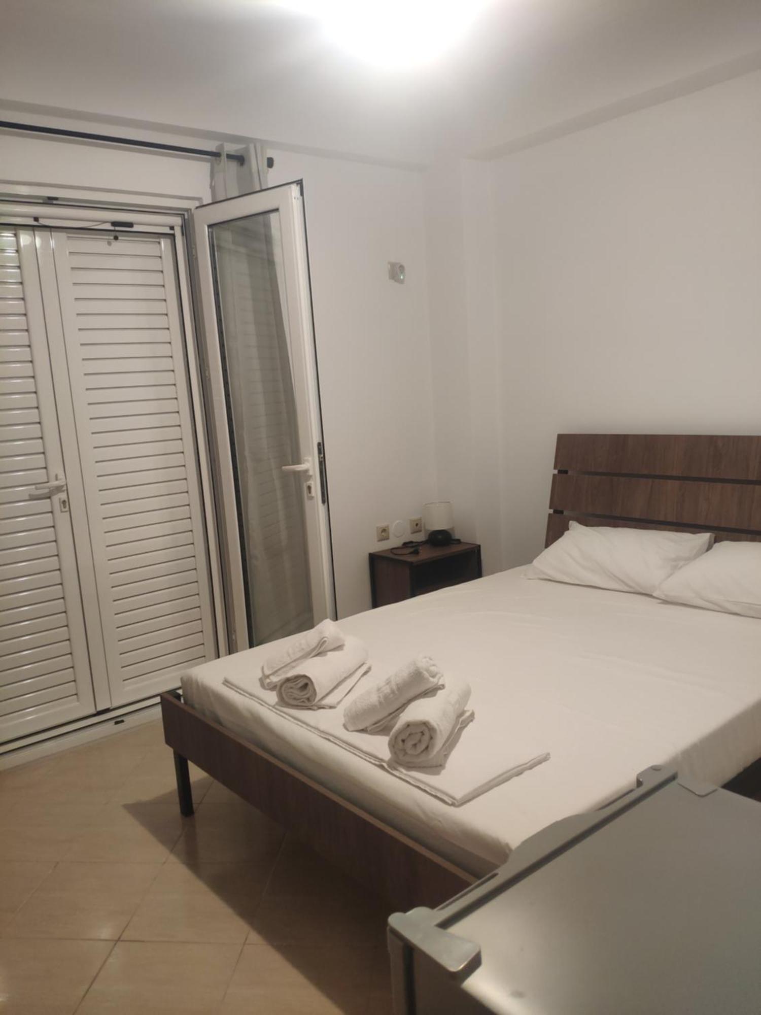 Kolagji Rooms Lukovë Exterior foto